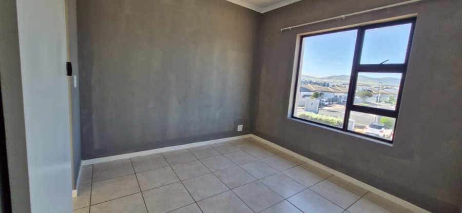 To Let  Bedroom Property for Rent in Parklands Western Cape